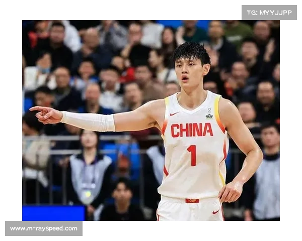 曾凡博季后赛场均十五分半决赛因伤遗憾缺席无缘总决赛展现顽强拼搏精神