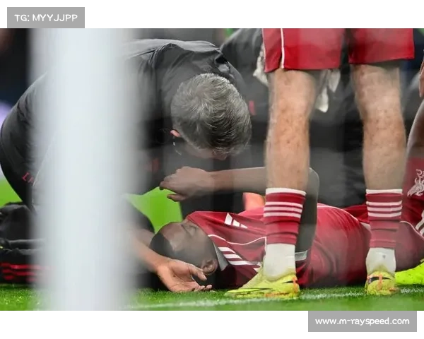 热刺vs利物浦，西蒙斯红牌成比赛转折点